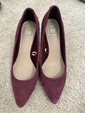 GAP Women's Wine Suede Pointed-Toe Heels